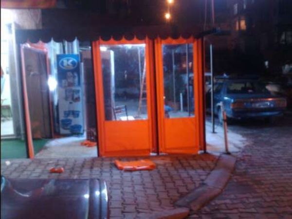 Cerenim 35 Cafe Bornova Seffaf Kapama