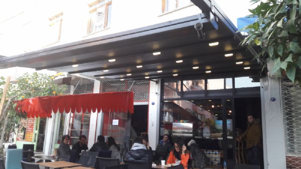 Narlıdere Braders Cafe Otomatik Pergola Raylı sistem